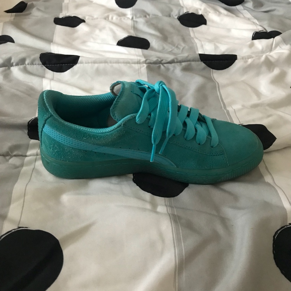 Puma blue suede shoe